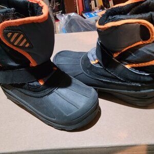 Boys Insulated Snow Boots size 2